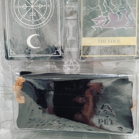 BNIB Tarot Deck with box and velvet bag 78 cards - Picture 7 of 10